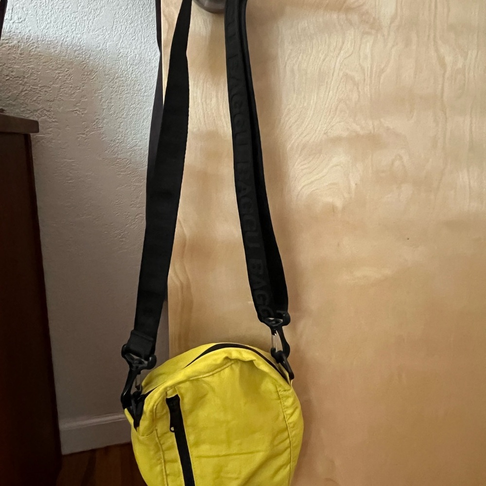 BAGGU Bright Yellow Crossbody Bag with Black Strap